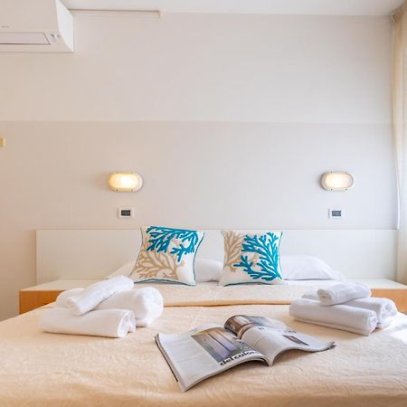Hotel Selene - Vista Mare リッチョーネ エクステリア 写真