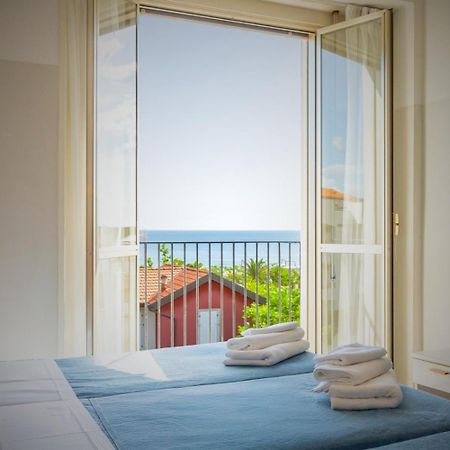 Hotel Selene - Vista Mare リッチョーネ エクステリア 写真